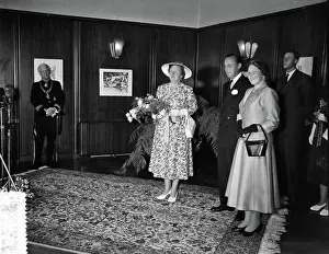 Beatrix Prints: Anefo photo collection. Visit Princess Beatrix to Amsterdam