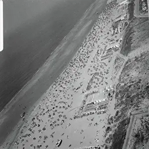 Noord Prints: Anefo photo collection. Zandvoort warmth. June 9, 1966. Noord-Holland, Zandvoort
