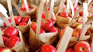 Apples Prints: Apples ready to be eaten