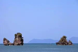 Southeast Asia Prints: Asia, Malaysia, Kedah, Langkawi Island, Tanjung Rhu, Pasir & Gasing Islets