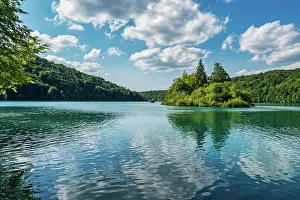 Berg Prints: Beautiful landscape in the Plitvice Lakes National Park in Croatia Beautiful landscape in the Plitvice Lakes National