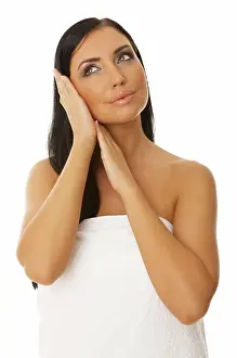 Niedlich Prints: Black haired Beauty Portrait of 20-25 years old beautiful woman on white