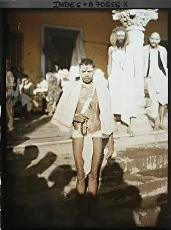 Temple Prints: Bombay, Indies young Brahmane or Sadhu on the steps of a Hindu temple
