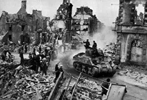 British Advance Through Flers To Trap Germans - Town folk of Flers
