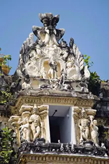 Lord Prints: Carved statues on gopuram, Sree Padmanabhaswamy Temple, Trivandrum, Kerala, India