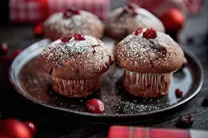 Dekoration Prints: Christmas chocolate delicious muffins served on black ceramic plate Christmas chocolate delicious muffins served