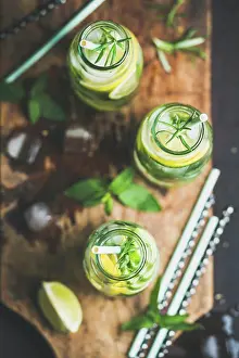 Wellness Prints: Citrus fruit and herbs infused sassi water for detox