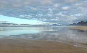 Cumulus Prints: Cofete beach, reflects in the sea