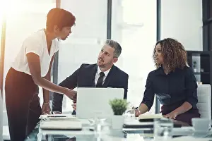 Notes Prints: Corporate, people and meeting on laptop in office for brainstorming