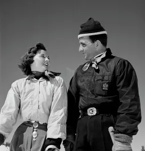 Staring Prints: Couple in winter clothes, staring