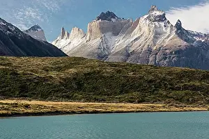 Mountain Chain Prints: Cuernos del Paine, 2600 metros