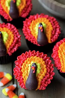 Holidays Prints: Cupcakes decorated with buttercream turkeys