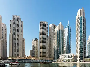 Staedtisch Prints: Das Marina-Viertel in Dubai Highrise buildings in the Marina district of Dubai