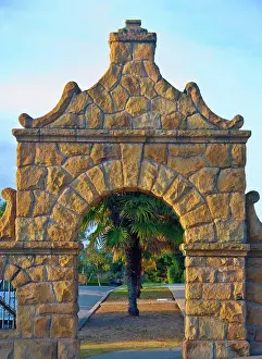 Gardens Prints: Decorative Archway