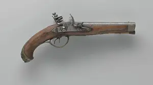 Hood Prints: Double flint gun. The gun has two locks