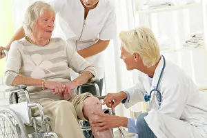 Dialogue Prints: Elderly hosp. patient w. doctor
