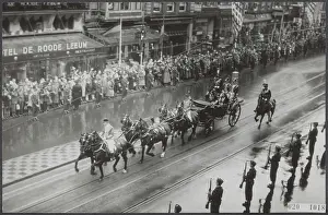 Visit Prints: Elsevier photo collection. State visit Emperor Haile Selassie van Ethiopia central station palace dam carriage Damrak