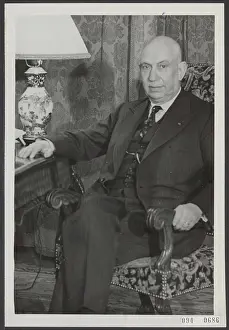Ministers Prints: Elsevier photo collection. According rumors