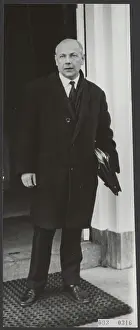 Hague Prints: Elsevier photo collection. Cabinet formation