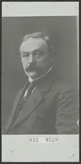 Elsevier Prints: Elsevier photo collection. Dr. Brouwer, doctor in South Laren. 1931. Drenthe, Zuidlaren