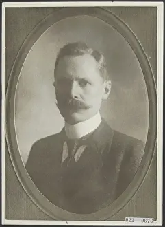Hague Prints: Elsevier photo collection. Municipality secretary Hague appointed