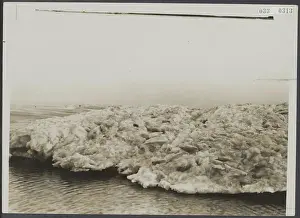 Elsevier photo collection. Winter landscape. Ice floes Zuiderzee. January 1924. IJsselmeer, Zuiderzee