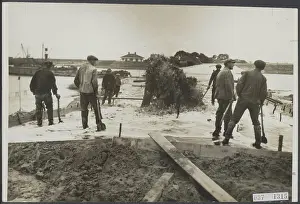 Spraying Prints: Elsevier photo collection. Zuiderzeewerken