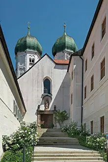 Entrances Prints: Entrance with staircase and onion domes