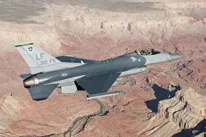 Aviation Prints: An F-16C Fighting Falcon flying over the Grand Canyon