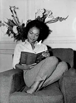 Activist Prints: First English Christmas for Eartha - U
