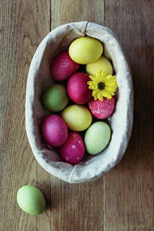 Tulip Prints: Flowers and Easter eggs on table