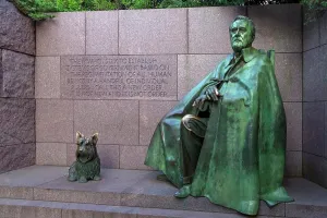 Franklin Delano Roosevelt and his dog Fala statue, FDR Memorial, Washington DC, USA, North America