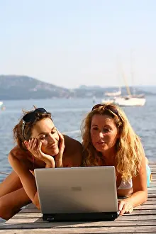 Conversation Prints: Friends beach computer