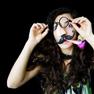 Joke Prints: Girl taking of glasses