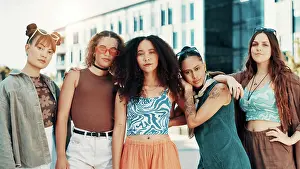 Bold Prints: Girls, friends and fashion in city with streetwear