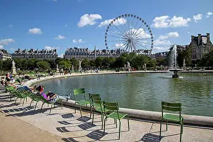 Good Weather Prints: Grand Bassin Rond, Jardin des Tuileries, Paris, France, Europe
