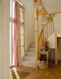 Flooring Prints: Grey carpet on open wooden staircase in modern white hall