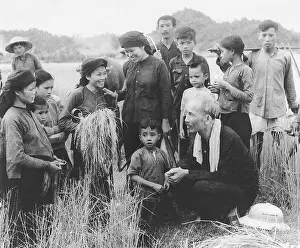 Farm Prints: H Chí Minh (1890  1969) visits a collective farm 1954