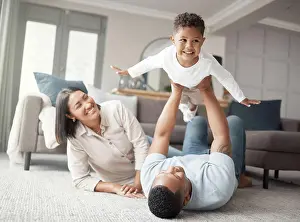 Games Prints: Happy, airplane and family in their home