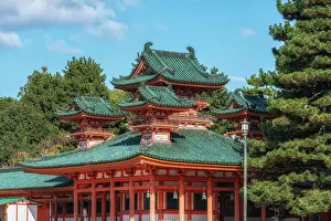 Tempel Prints: Heian jingu Shrine Soryuro Tower Heian jingu Shrine Soryuro Tower taken during autumn season