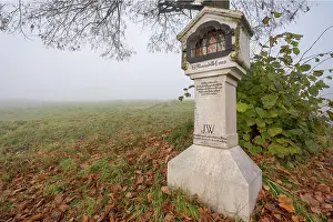 Historisch Prints: herbst, nebel, bildstock, herbstfarben