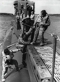Battleship Prints: HM Submarine Tactician prepares for ocean voyage to Fiji & New Zealand for exercises with the RNZN & RNZAF
