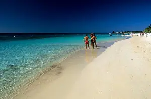 Honduras Prints: honduras, bay islands, roatan island, tabyana beach, tourists