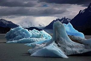 Chile Prints: Icebergs in Lago Grey, Torres del Paine National Park, Chile; Magallanes region, Chile