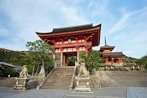 Temples Prints: The iconic Kiyomizu-dera temple and mountain view on a sunny spring day in Kyoto