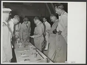 Lower Prints: Information office radio broadcaster Dutch Guinea
