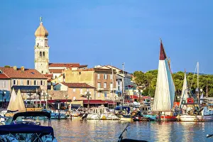 Beleuchtet Prints: Inselstadt Krk View of the sails on the water island town of Krk View of the sails on the water