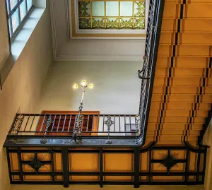 Tourismus Prints: Interior Shots with Altar and Staircase