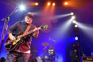 Luminous Prints: The Irish-born U.S.-American hip hop and crossover musician Everlast performing live at the Lucerne Hall of the KKL