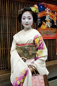 Feminity Prints: Japan, Honshu, Kyoto, Gion District